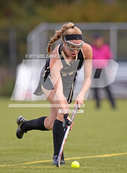 Thumbnail 1 in St. Ignatius vs. Archbishop Mitty photogallery.