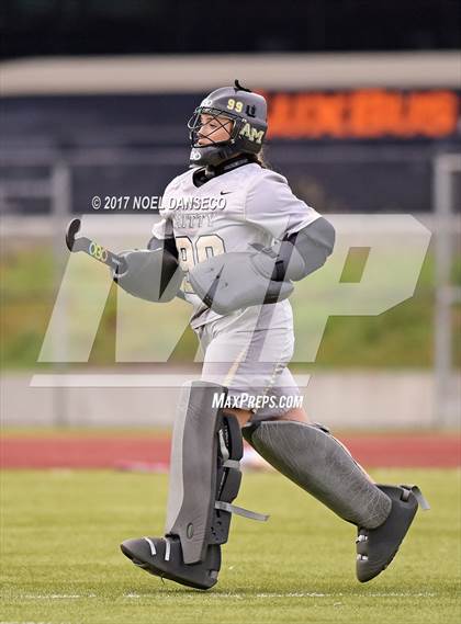 Thumbnail 2 in St. Ignatius vs. Archbishop Mitty photogallery.