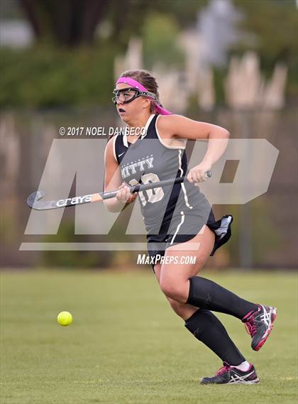 Thumbnail 3 in St. Ignatius vs. Archbishop Mitty photogallery.