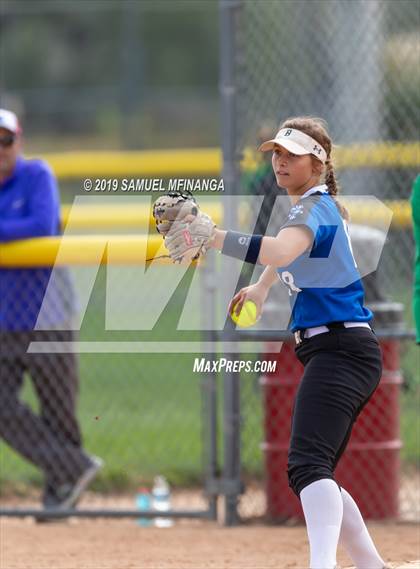 Thumbnail 2 in Skutt Catholic vs. Bennington photogallery.