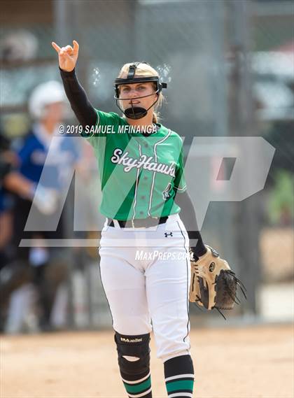 Thumbnail 3 in Skutt Catholic vs. Bennington photogallery.