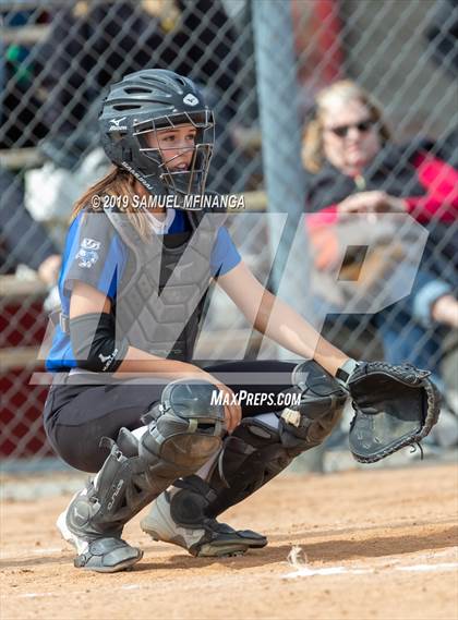 Thumbnail 3 in Skutt Catholic vs. Bennington photogallery.