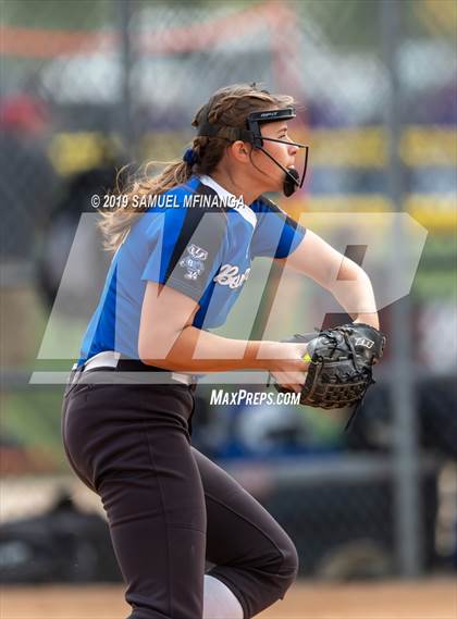 Thumbnail 3 in Skutt Catholic vs. Bennington photogallery.