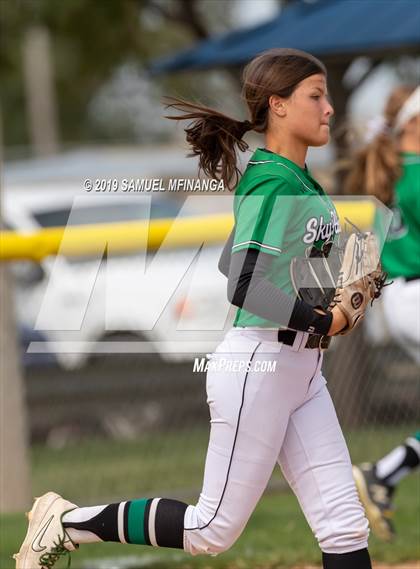 Thumbnail 3 in Skutt Catholic vs. Bennington photogallery.