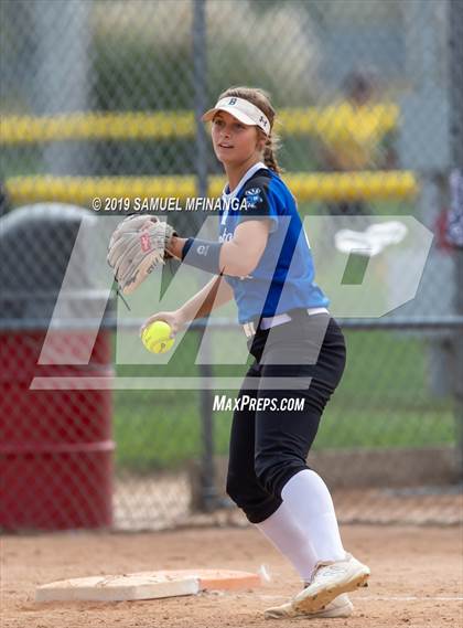 Thumbnail 2 in Skutt Catholic vs. Bennington photogallery.