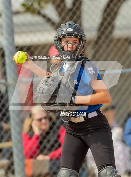 Thumbnail 2 in Skutt Catholic vs. Bennington photogallery.