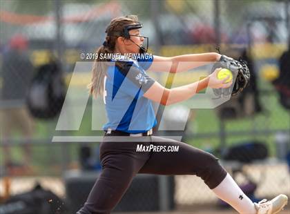 Thumbnail 3 in Skutt Catholic vs. Bennington photogallery.