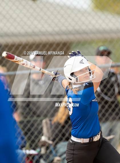 Thumbnail 3 in Skutt Catholic vs. Bennington photogallery.