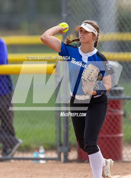Thumbnail 3 in Skutt Catholic vs. Bennington photogallery.