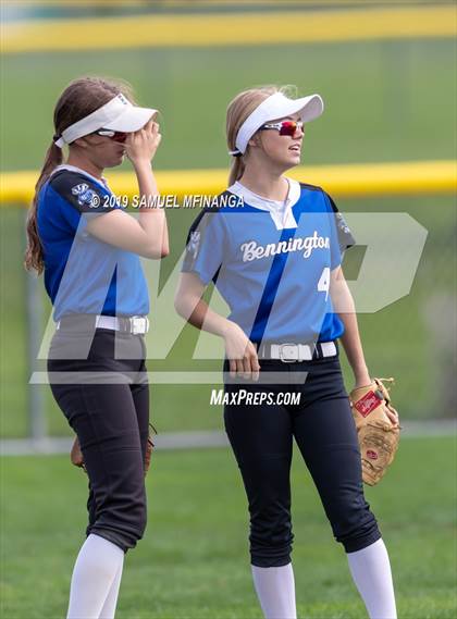 Thumbnail 3 in Skutt Catholic vs. Bennington photogallery.
