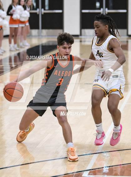 Thumbnail 1 in Aledo vs. Arlington Heights (UIL Basketball 5A Bi-District) photogallery.