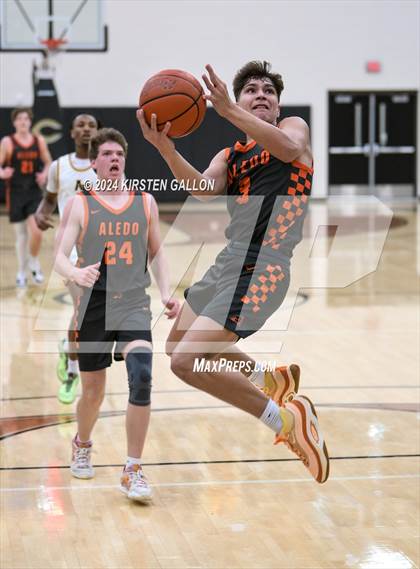 Thumbnail 1 in Aledo vs. Arlington Heights (UIL Basketball 5A Bi-District) photogallery.
