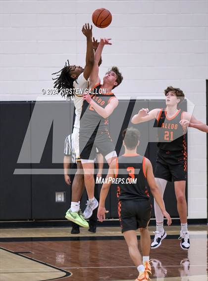 Thumbnail 2 in Aledo vs. Arlington Heights (UIL Basketball 5A Bi-District) photogallery.