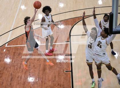 Thumbnail 2 in Aledo vs. Arlington Heights (UIL Basketball 5A Bi-District) photogallery.