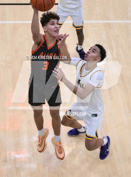 Thumbnail 2 in Aledo vs. Arlington Heights (UIL Basketball 5A Bi-District) photogallery.