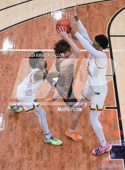 Thumbnail 2 in Aledo vs. Arlington Heights (UIL Basketball 5A Bi-District) photogallery.