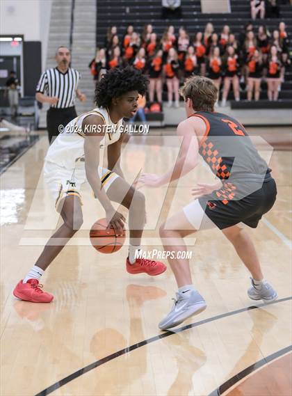 Thumbnail 3 in Aledo vs. Arlington Heights (UIL Basketball 5A Bi-District) photogallery.