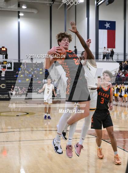 Thumbnail 2 in Aledo vs. Arlington Heights (UIL Basketball 5A Bi-District) photogallery.