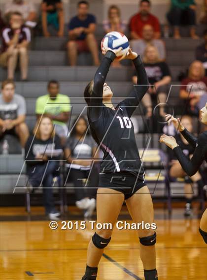 Thumbnail 2 in Farmersville vs. Sherman JV (Farmersville Tournament) photogallery.