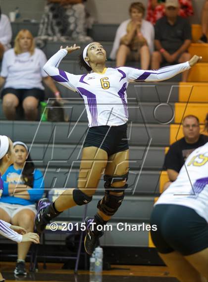 Thumbnail 2 in Farmersville vs. Sherman JV (Farmersville Tournament) photogallery.