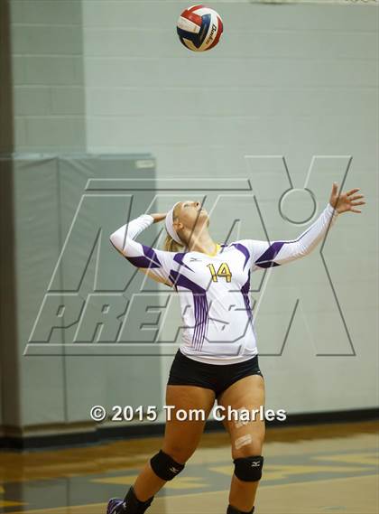 Thumbnail 3 in Farmersville vs. Sherman JV (Farmersville Tournament) photogallery.