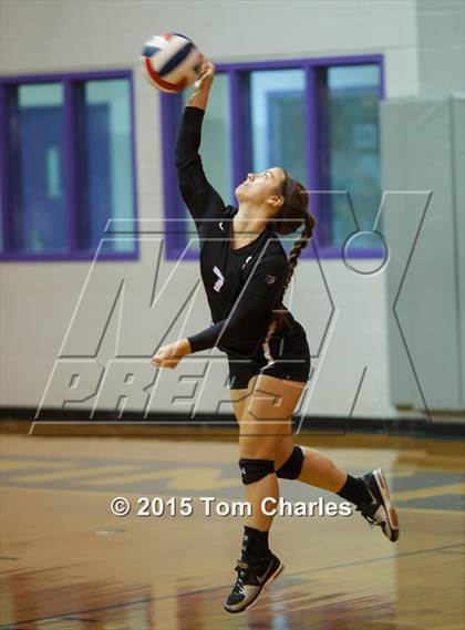 Thumbnail 2 in Farmersville vs. Sherman JV (Farmersville Tournament) photogallery.