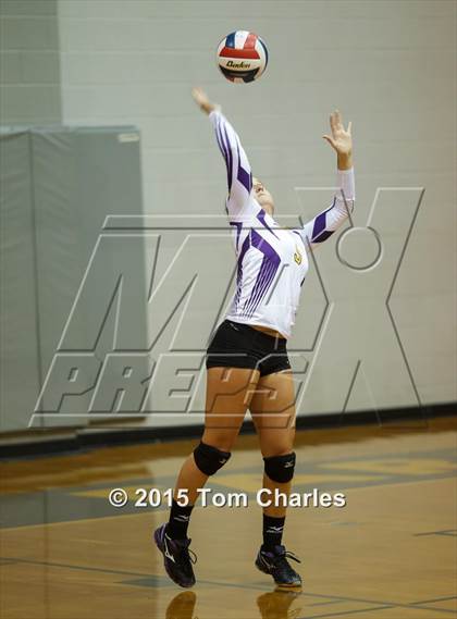 Thumbnail 2 in Farmersville vs. Sherman JV (Farmersville Tournament) photogallery.