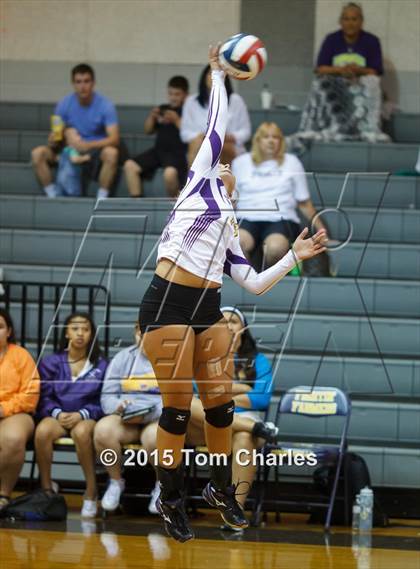 Thumbnail 1 in Farmersville vs. Sherman JV (Farmersville Tournament) photogallery.