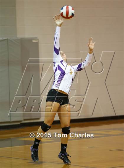 Thumbnail 2 in Farmersville vs. Sherman JV (Farmersville Tournament) photogallery.