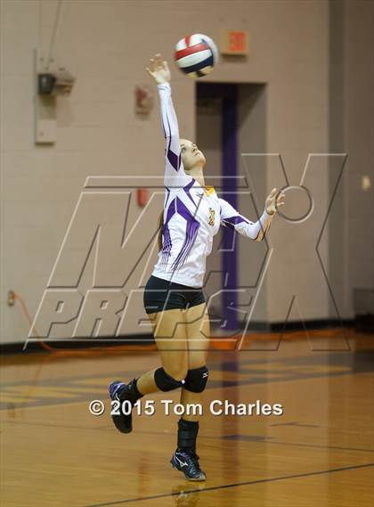 Thumbnail 1 in Farmersville vs. Sherman JV (Farmersville Tournament) photogallery.