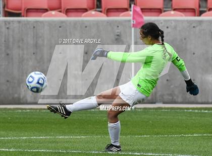 Thumbnail 2 in Syracuse vs. American Fork (UHSAA 6A Final) photogallery.