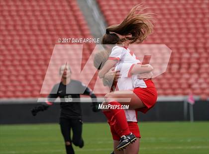 Thumbnail 1 in Syracuse vs. American Fork (UHSAA 6A Final) photogallery.