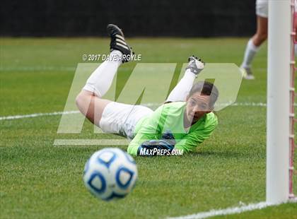 Thumbnail 2 in Syracuse vs. American Fork (UHSAA 6A Final) photogallery.