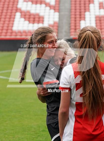 Thumbnail 2 in Syracuse vs. American Fork (UHSAA 6A Final) photogallery.