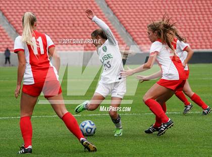 Thumbnail 3 in Syracuse vs. American Fork (UHSAA 6A Final) photogallery.