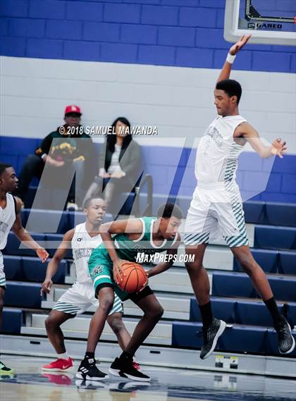 Thumbnail 1 in  Dorsey vs Inglewood (Sierra Canyon Invitational) photogallery.