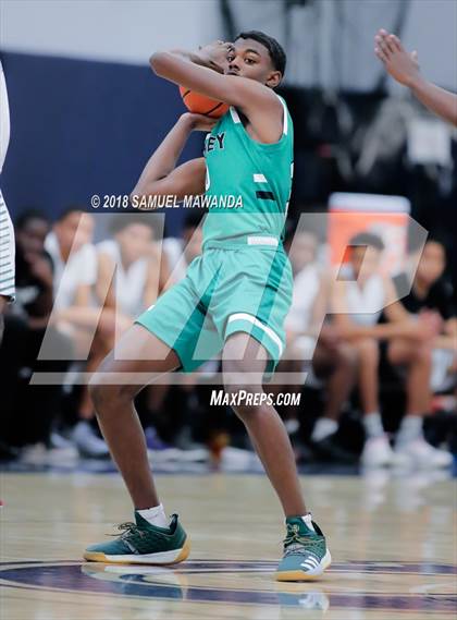 Thumbnail 3 in  Dorsey vs Inglewood (Sierra Canyon Invitational) photogallery.