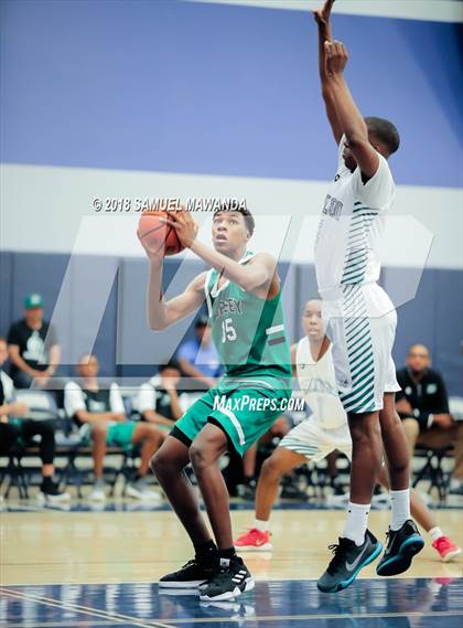 Thumbnail 1 in  Dorsey vs Inglewood (Sierra Canyon Invitational) photogallery.