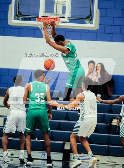 Thumbnail 2 in  Dorsey vs Inglewood (Sierra Canyon Invitational) photogallery.