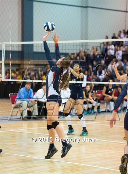Thumbnail 3 in Teurlings Catholic vs. Ursuline Academy (LHSAA Division III Semifinal) photogallery.