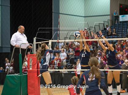 Thumbnail 3 in Teurlings Catholic vs. Ursuline Academy (LHSAA Division III Semifinal) photogallery.