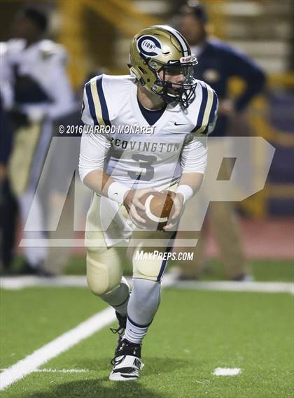 Thumbnail 1 in Covington @ Hahnville (LHSAA 5A 1st Round) photogallery.
