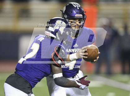 Thumbnail 1 in Covington @ Hahnville (LHSAA 5A 1st Round) photogallery.