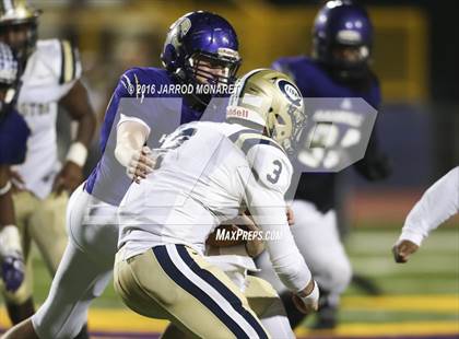 Thumbnail 3 in Covington @ Hahnville (LHSAA 5A 1st Round) photogallery.