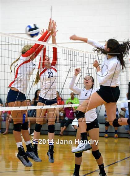 Thumbnail 2 in Redondo Union vs. Archbishop Mitty (Durango Fall Classic) photogallery.