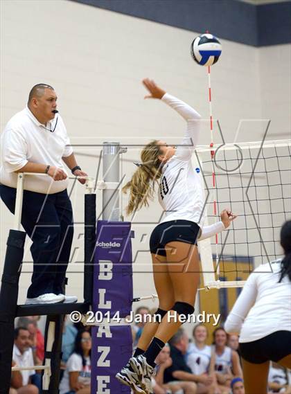 Thumbnail 2 in Redondo Union vs. Archbishop Mitty (Durango Fall Classic) photogallery.