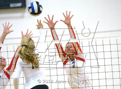 Thumbnail 3 in Redondo Union vs. Archbishop Mitty (Durango Fall Classic) photogallery.