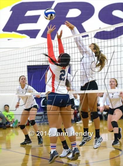 Thumbnail 3 in Redondo Union vs. Archbishop Mitty (Durango Fall Classic) photogallery.