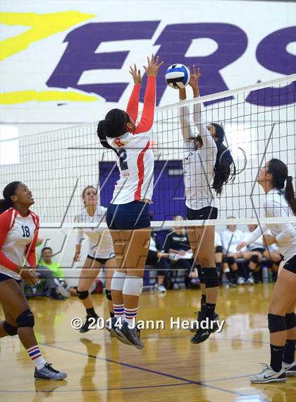 Thumbnail 2 in Redondo Union vs. Archbishop Mitty (Durango Fall Classic) photogallery.