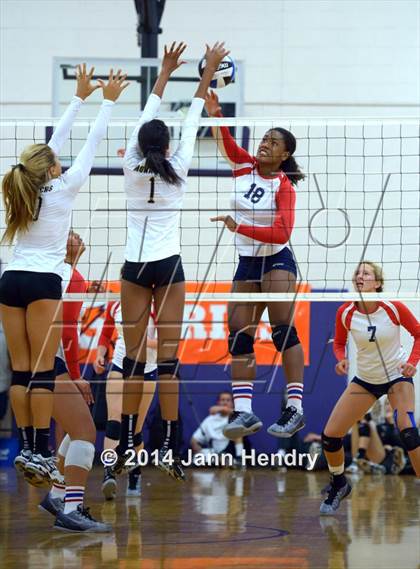 Thumbnail 1 in Redondo Union vs. Archbishop Mitty (Durango Fall Classic) photogallery.